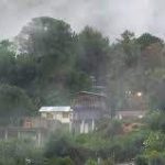 Taxi de la ciudad de Oaxaca arrolla a dos elementos de la Policía Estatal