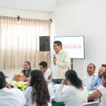 Cautiva concierto de Oaxaqueñísimas en la Alameda de León