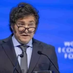 ¡Muy cómodo! Éstas son las primeras IMÁGENES de la jirafa Benito en Africam Safari