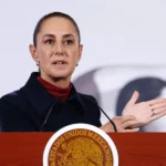 “El Triunfo del Fútbol: Monterrey se impone a Toluca gracias a la inspiración de Helinho y avanza hacia el título número tres”